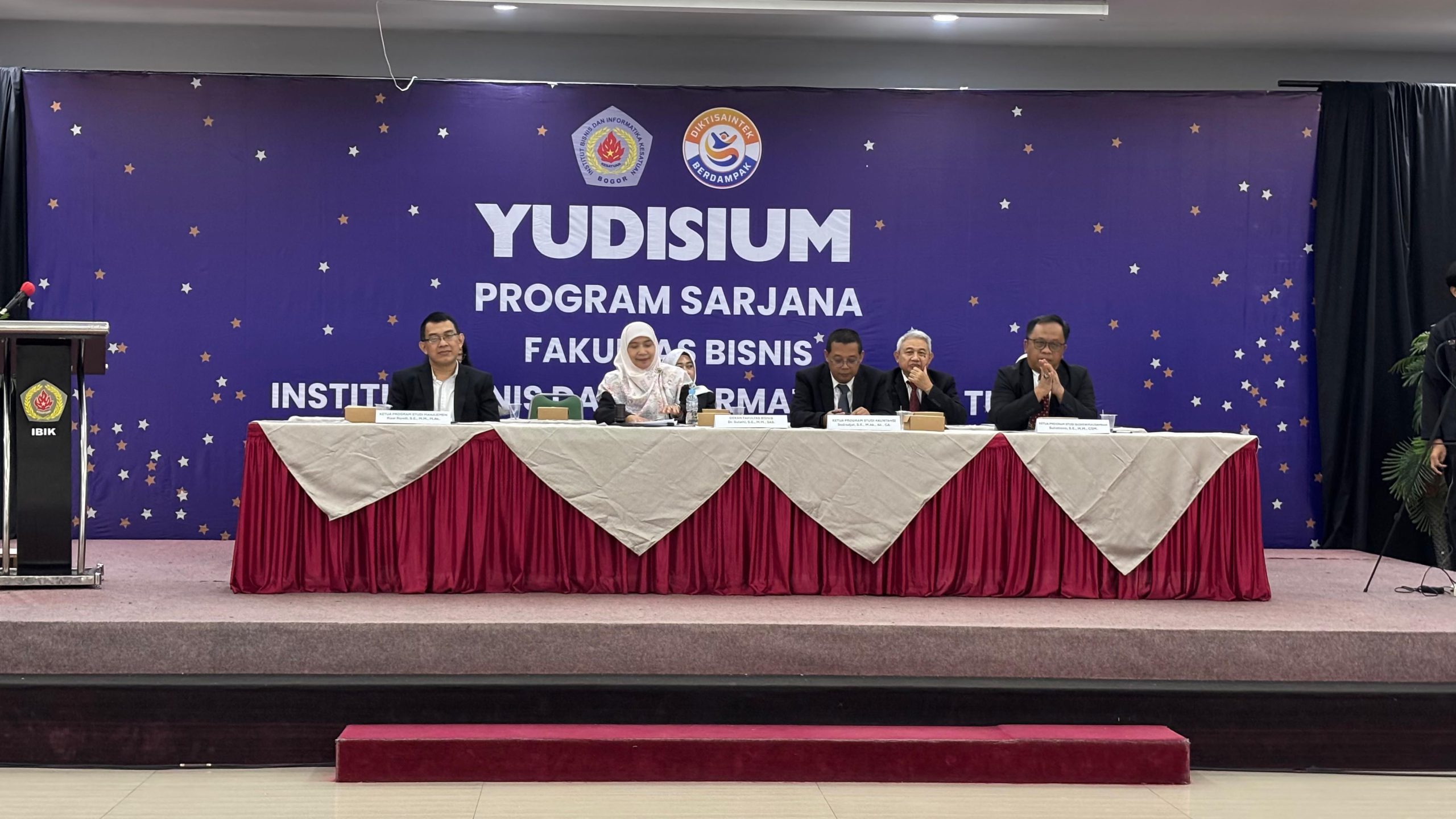 Sidang Yudisium Pertama Fakultas Bisnis Tahun Akademik 2024/2025 Sidang Yudisium Pertama Fakultas Bisnis Tahun Akademik 2024/2025